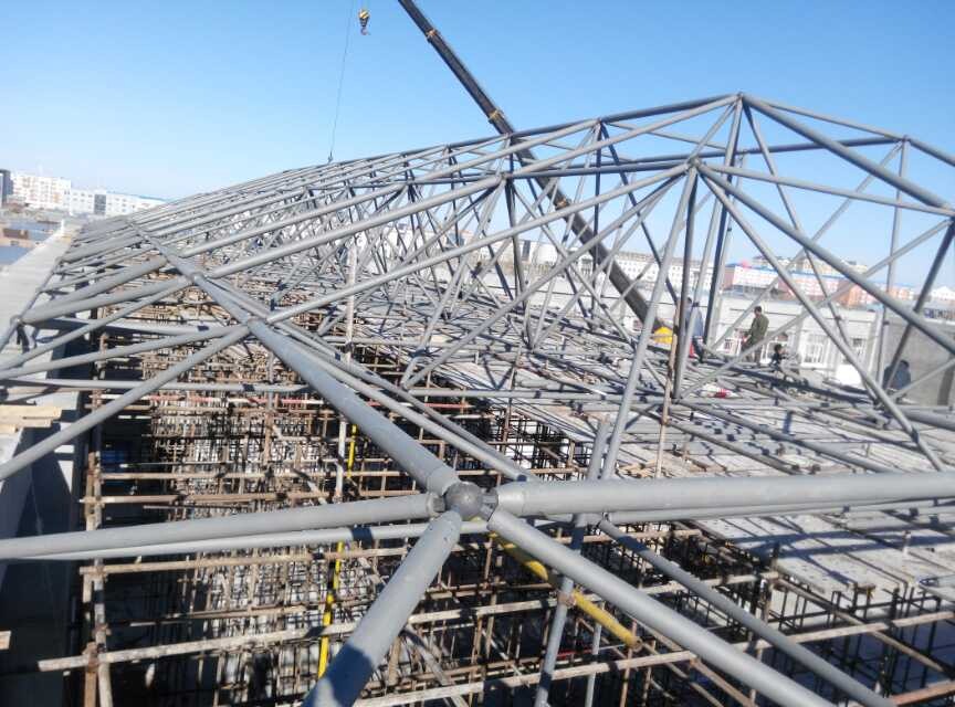 乌兰察布商贸城屋顶网架工程